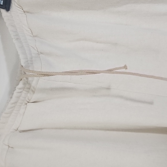 Off white sweats with drawstring and two pockets in front sz M - Picture 4 of 10